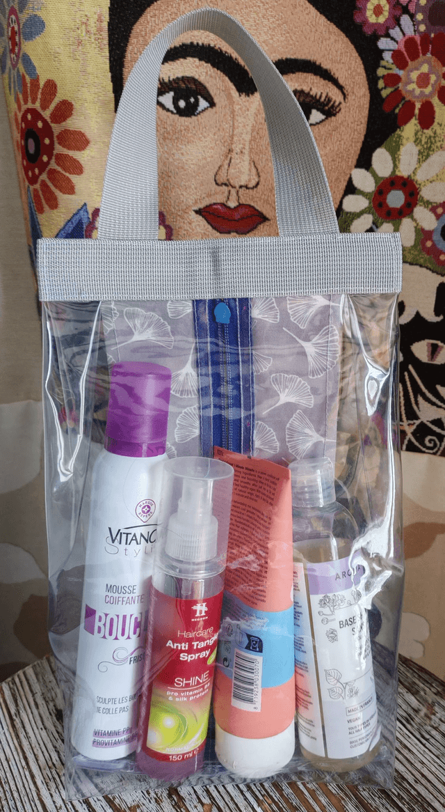 Trousse à toilette verticale